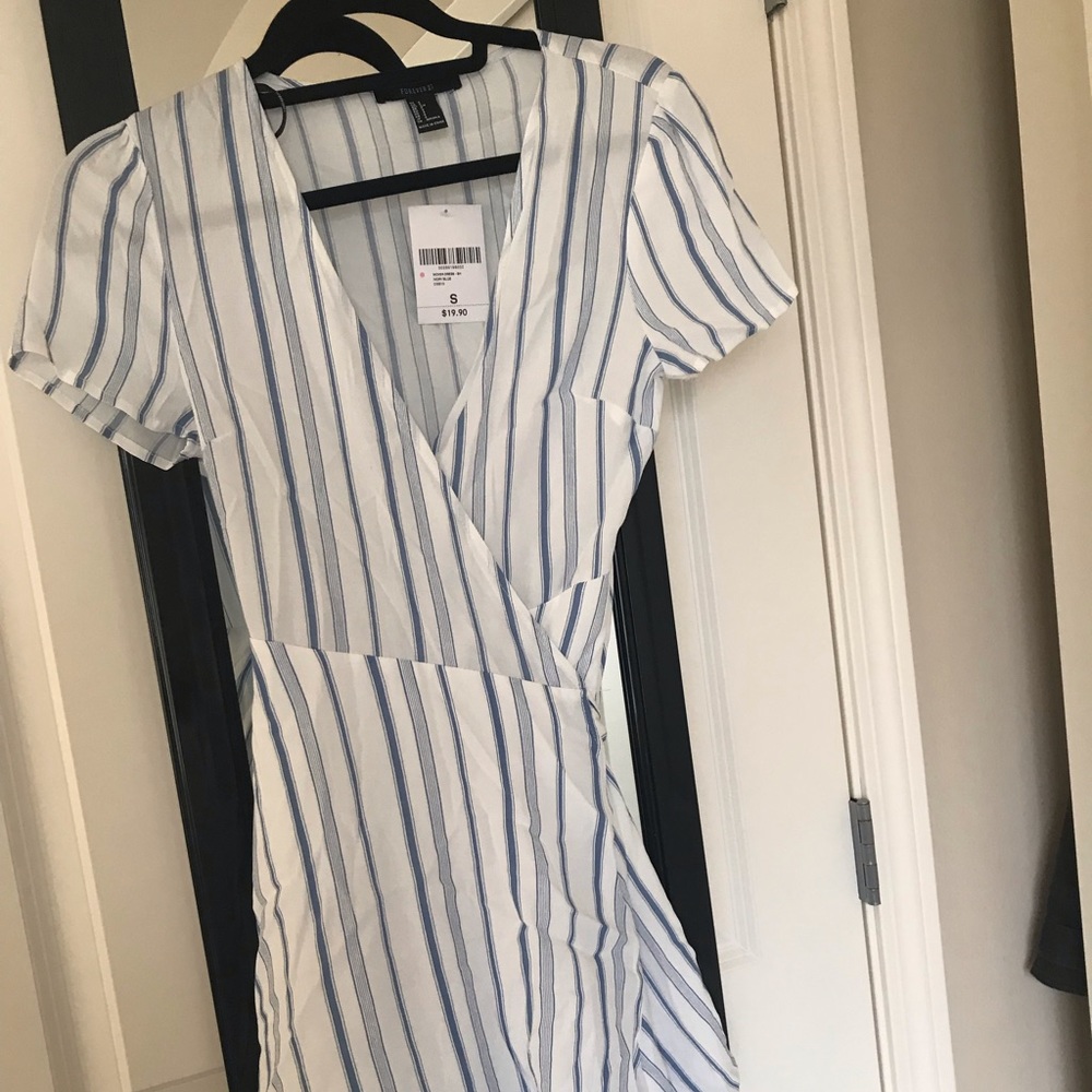 NWT forever 21 wrap dress size small